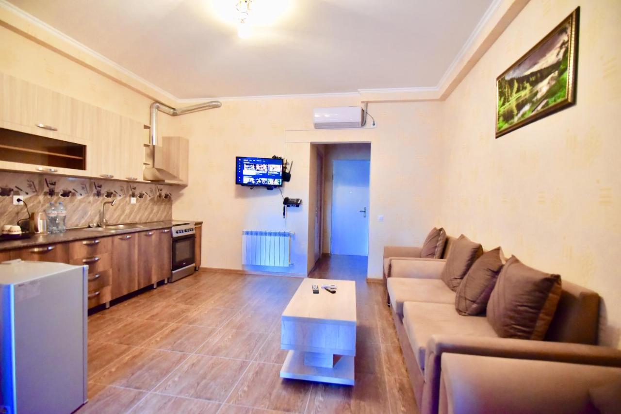 Hotel Blue Ridge Тбілісі Екстер'єр фото